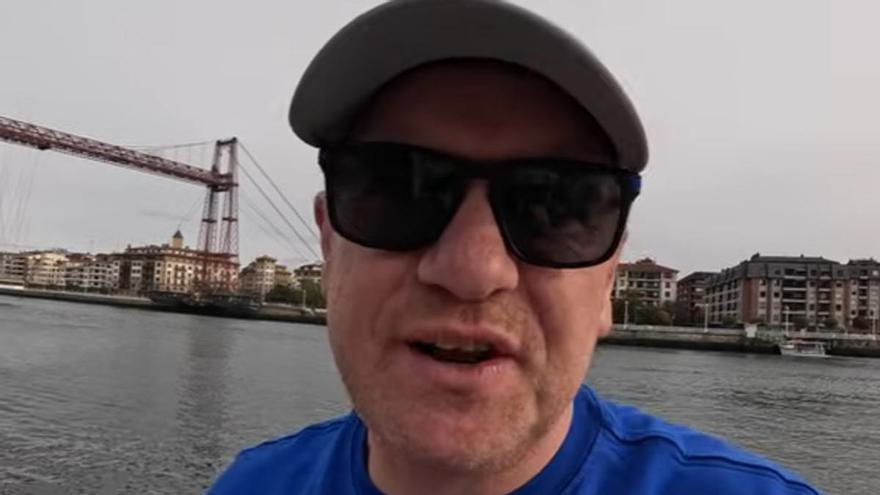 Un popular youtuber británico visita Bilbao y alucina: “Creo que puede ser mi nueva ciudad favorita”