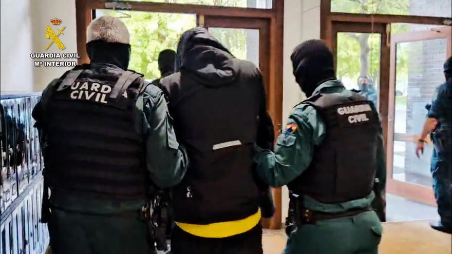 Cae en Vitoria el grupo violento juvenil '015': cinco detenidos y armas incautadas