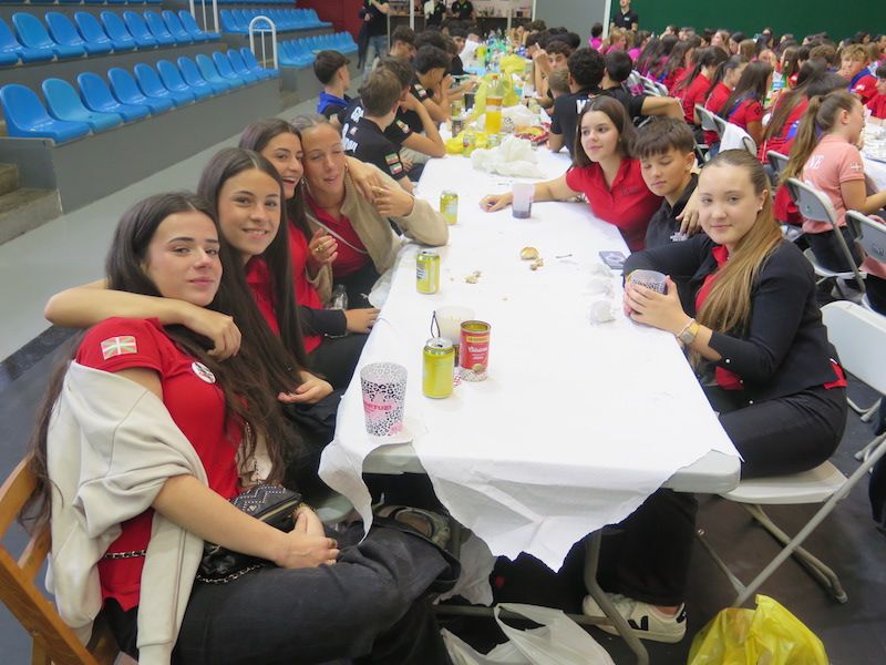 El Día de las Cuadrillas de fiestas de Urretxu, en imágenes