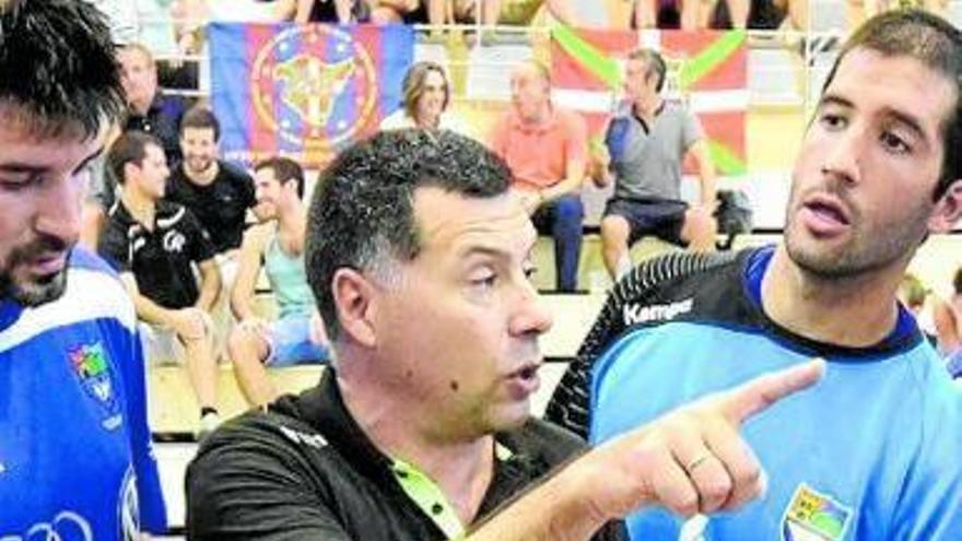 Alex Nogués, dirigiendo al Tolosa.