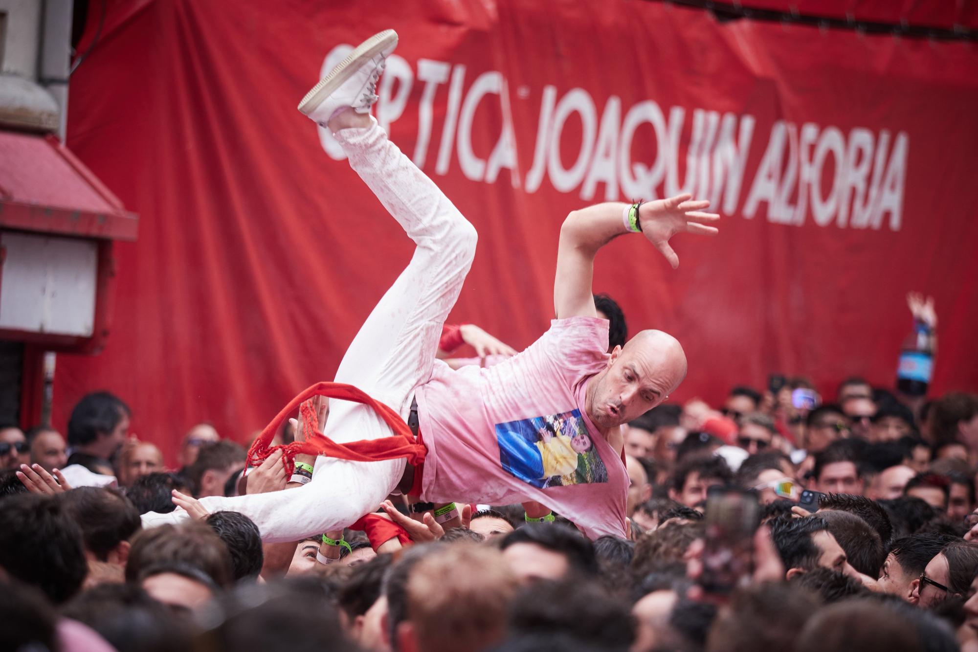 Fotos del  Chupinazo de San Fermín 2025 en Pamplona: ¡La fiesta más internacional se enciende con un grito solidario por Palestina!