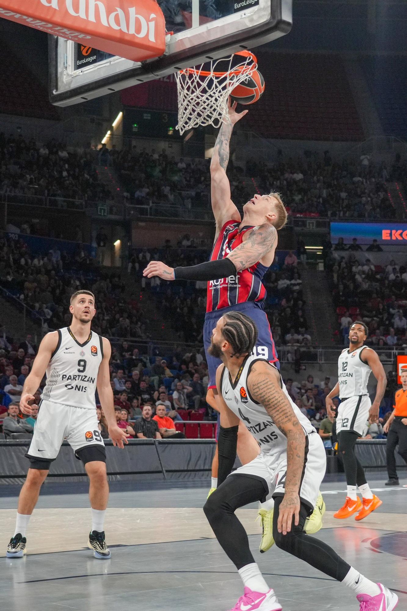 Todas las fotos del Baskonia-Partizan en el Buesa Arena