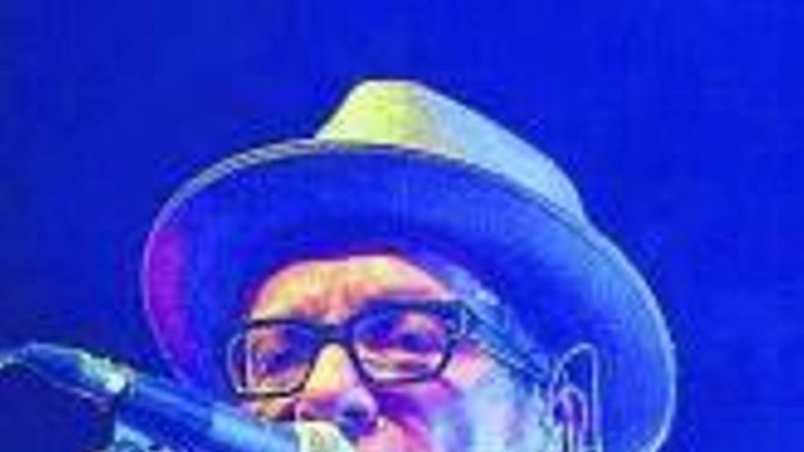 Costello, en la Zurriola.