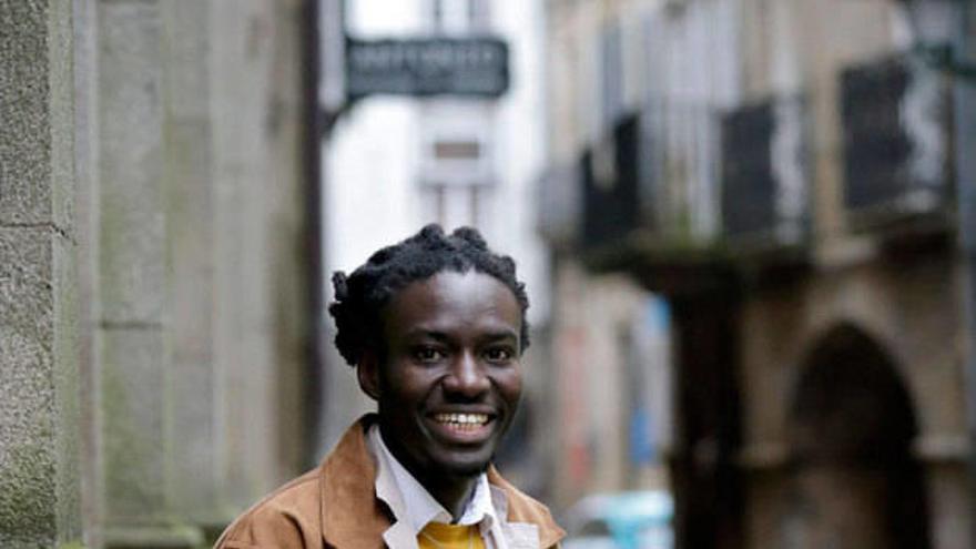 El dinero sacado por contar su vida permite a Mamadou volver a Senegal