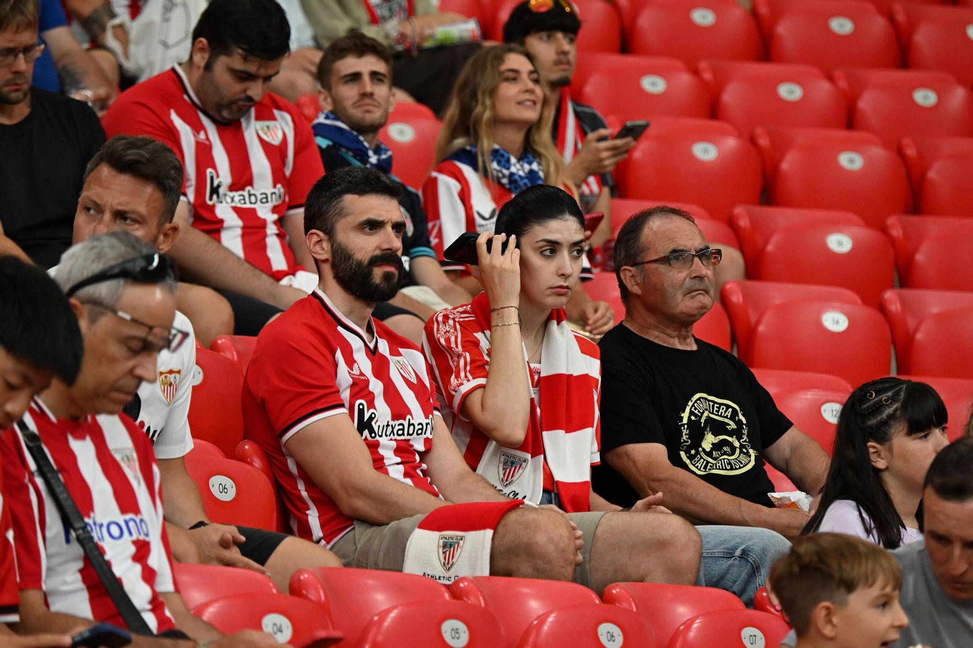 En imágenes: ¿Has estado en San Mamés viendo el Athletic-Sevilla? Búscate en nuestra galería