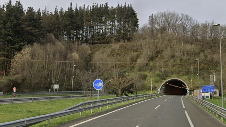 El túnel de San Martzial de la AP-1, cerrado por obras la noche del jueves al viernes