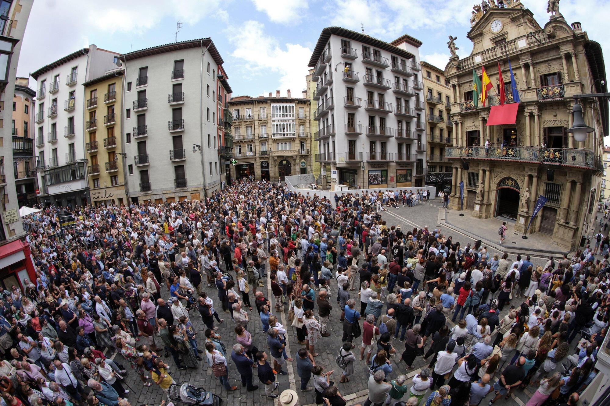 Actuación de Duquende y Julio Romero en la Plaza del Ayuntamiento