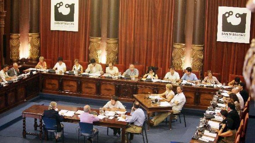 El PSE supedita su apoyo a las tasas a que Bildu acepte las decisiones de la mayoría