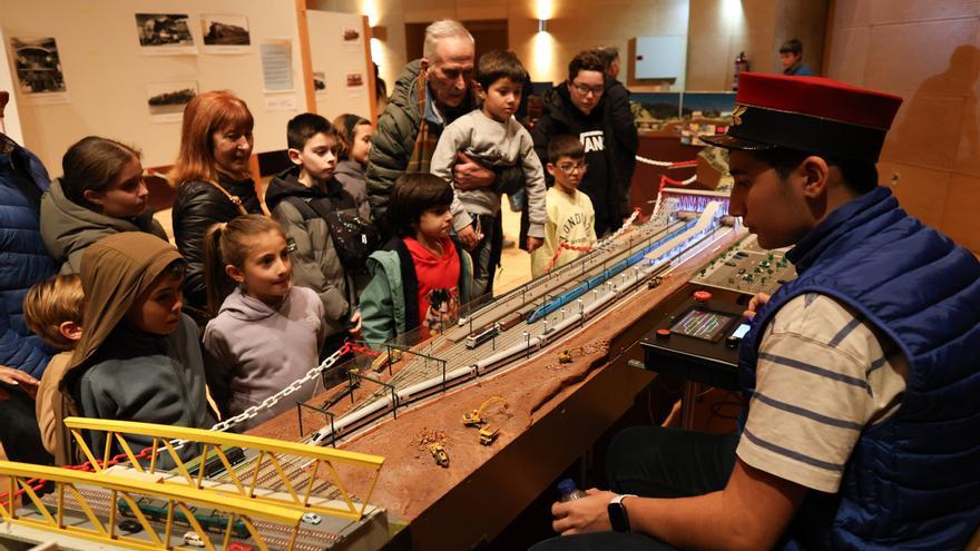 Más de 7.000 personas disfrutan de los trenes en miniatura