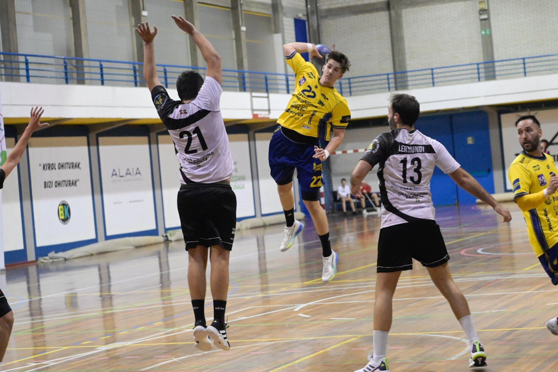 El Irudek Bidasoa Irun, campeón de su décima Euskal Kopa consecutiva ante Amenabar Zarautz