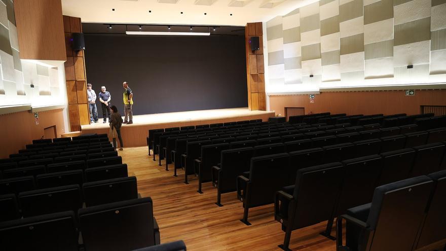 El texto 'Mi cuerpo no pidió tu opinión' abre un nuevo ciclo de monólogos feministas en el auditorio de la Casa de las Mujeres