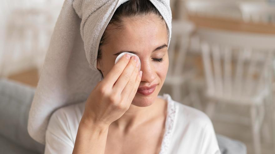 ¿Te vas a la cama sin desmaquillar? Seis razones para que no vuelvas a hacerlo