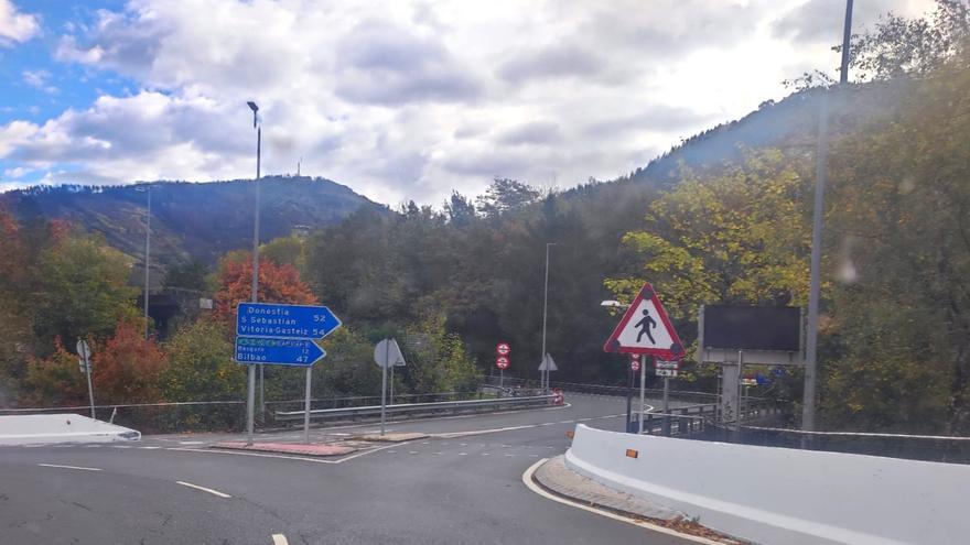Un punto negro para viandantes y ciclistas en el bidegorri entre Eibar y Elgoibar