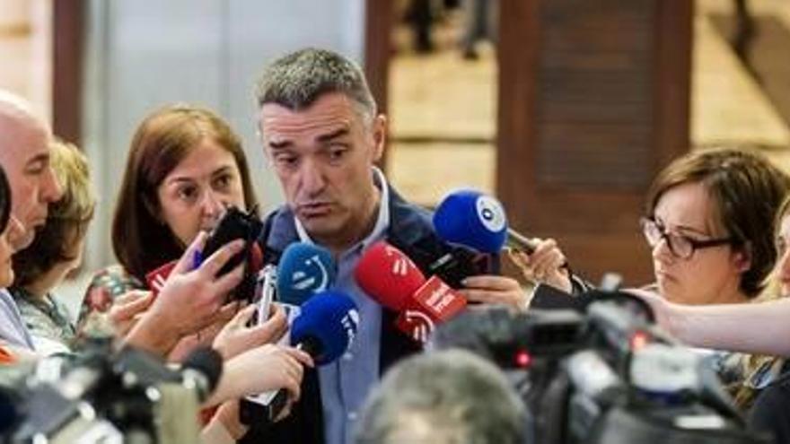 Los gobiernos de la CAV y Nafarroa y los partidos piden a ETA claridad en su adiós