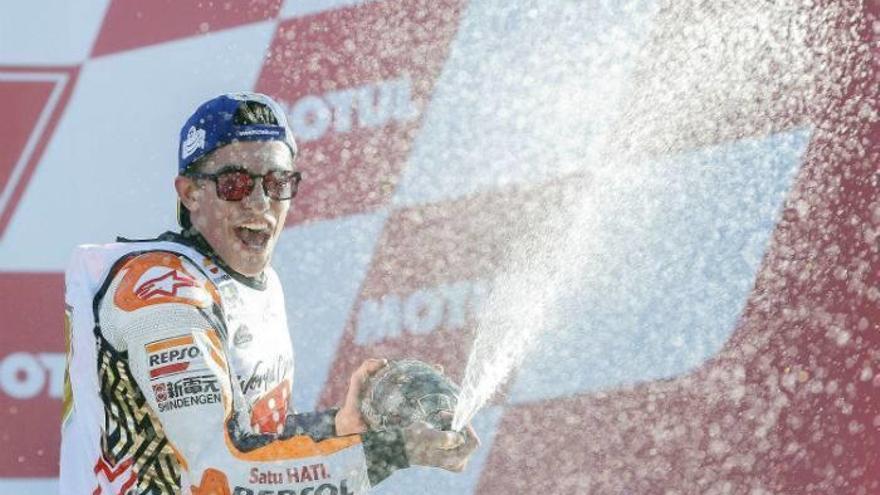 Victoria &quot;in extremis&quot; de Dani Pedrosa y sexto título para Marc Márquez
