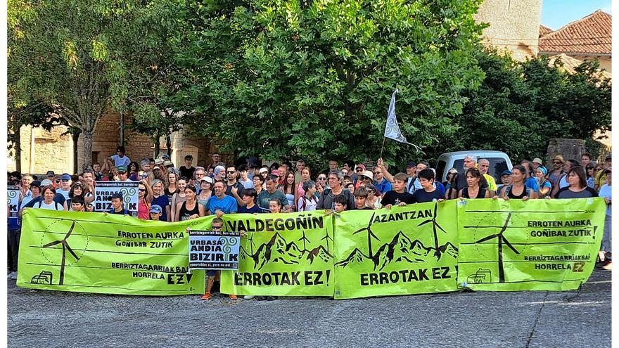 Defensa del medio rural frente a "los tiburones" de la energía