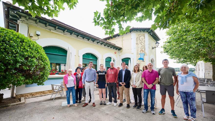 El consejero Irujo inaugura el nuevo espacio multiactividad de Zúñiga