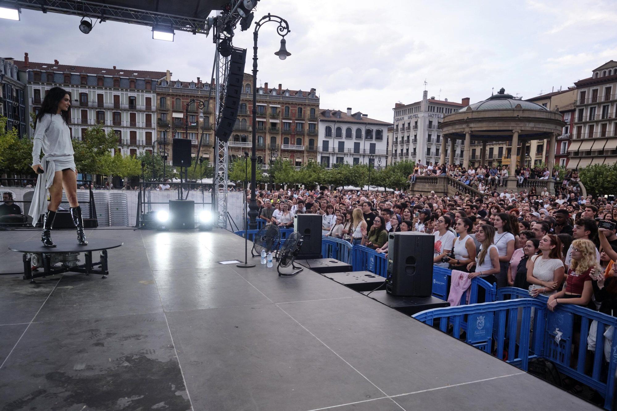 Fotos del concierto de Natalia Lakunza en la plaza del Castillo de Pamplona