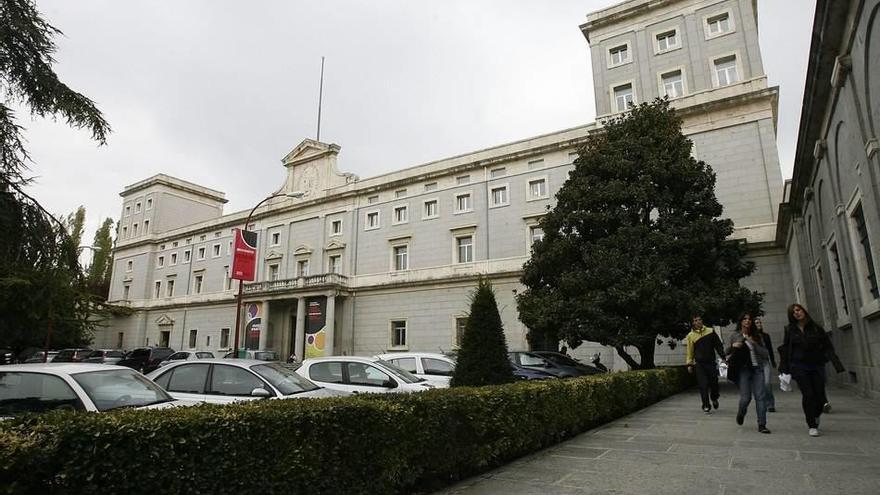 Edificio central de la Universidad de Navarra.