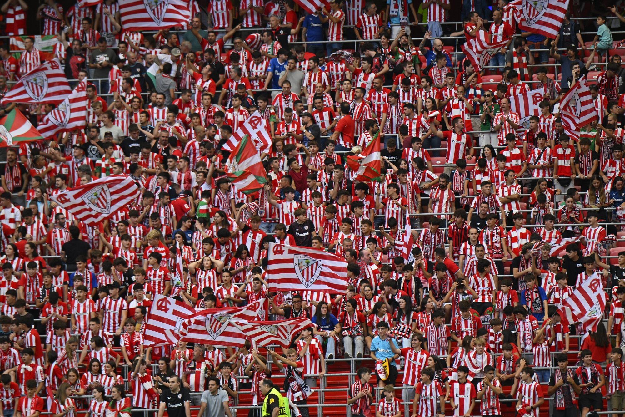 En imágenes: ¿Has estado en San Mamés viendo el Athletic-Arsenal? Búscate en nuestra galería