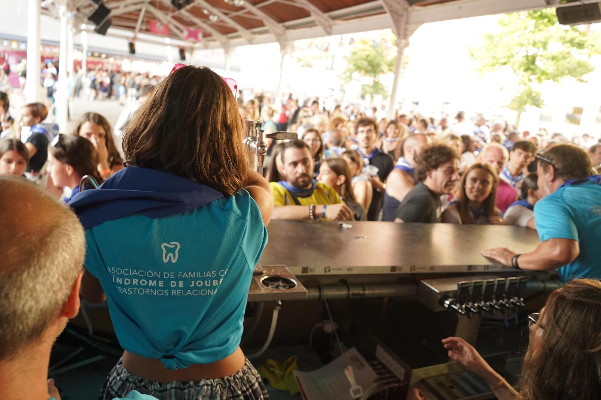En imágenes: turno solidario por Aitana en la Pinpilinpauxa por Aste Nagusia
