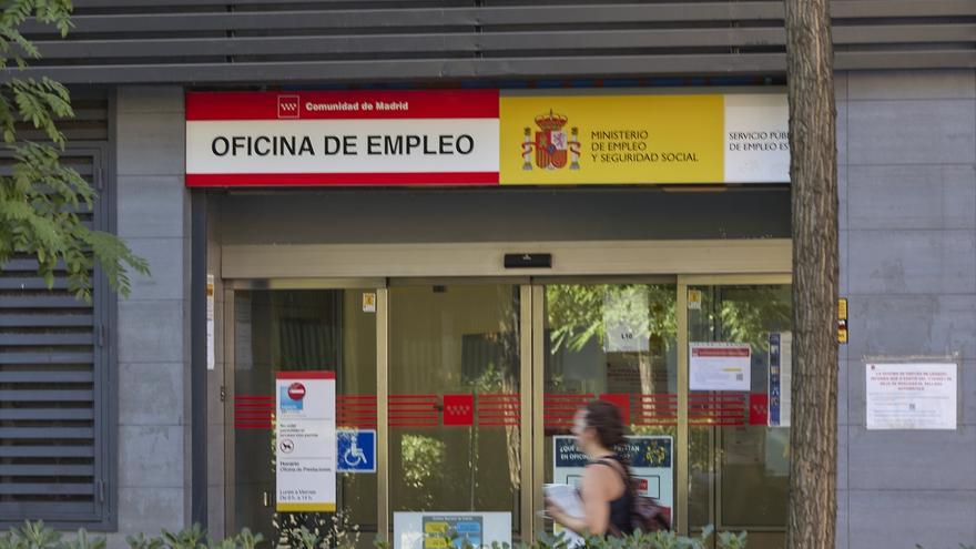 El paro aumenta y los afiliados caen en el Estado por primera vez en un mes de julio en 21 años