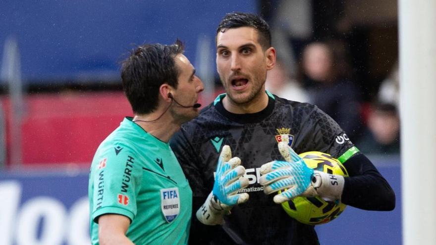 De Burgos se inventa un penalti y el VAR  no entra