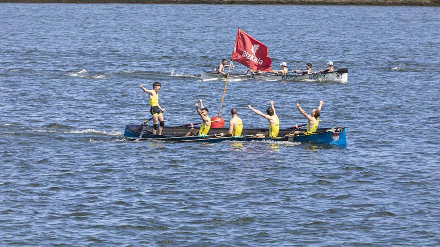 Legutio acoge el Campeonato de España de bateles