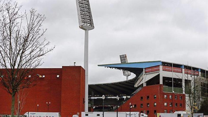 El fútbol, salpicado por los atentados de París