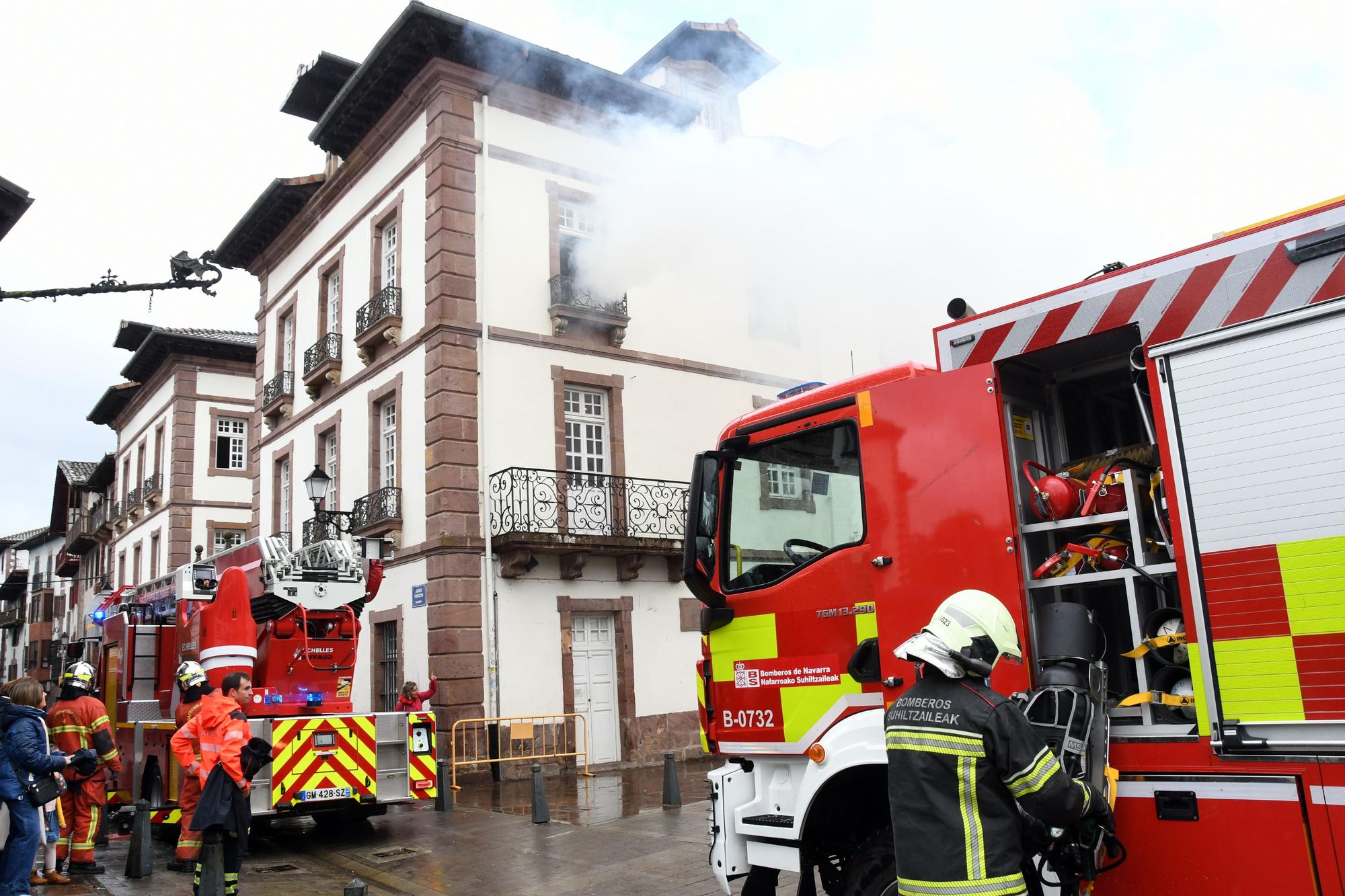 Las sirenas rompen el silencio de Elizondo