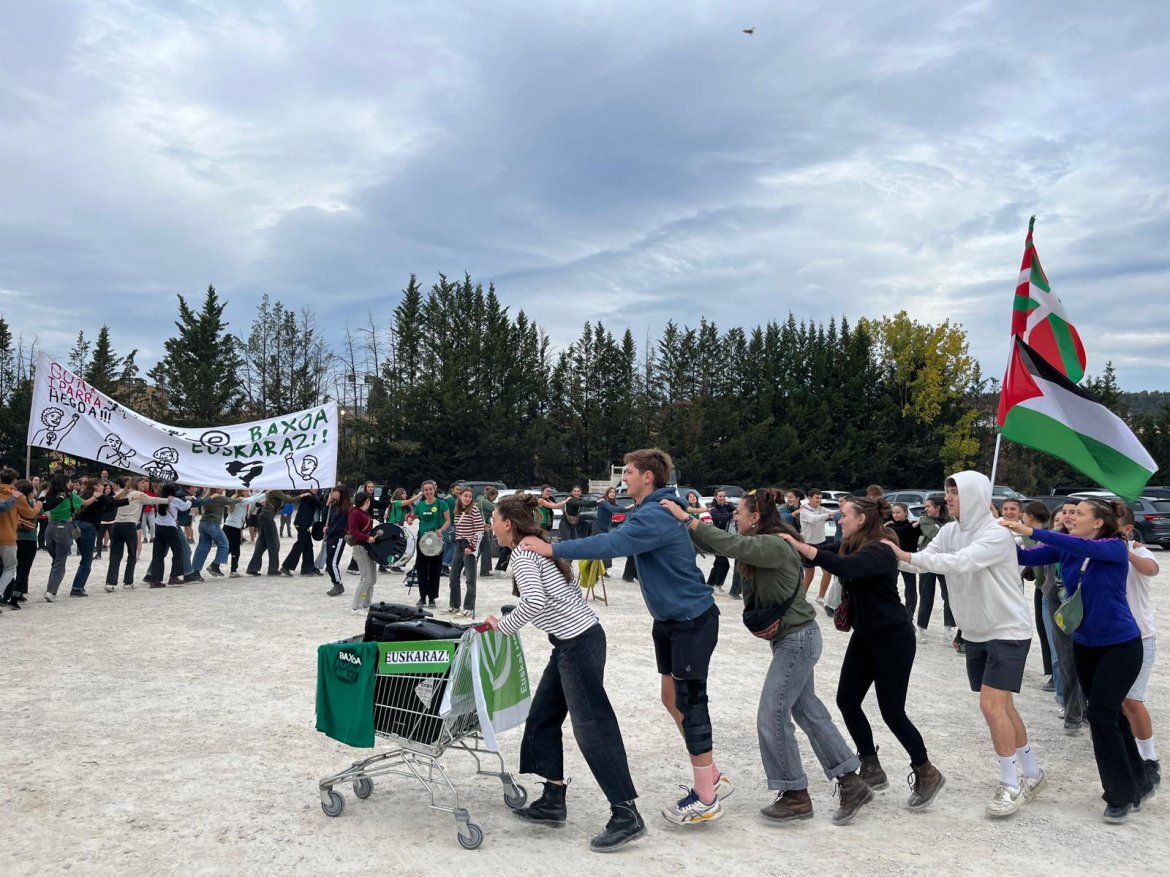 Fotos: Nafarroa Oinez 2025 en la ikastola Paz de Ziganda de Villava - Atarrabia