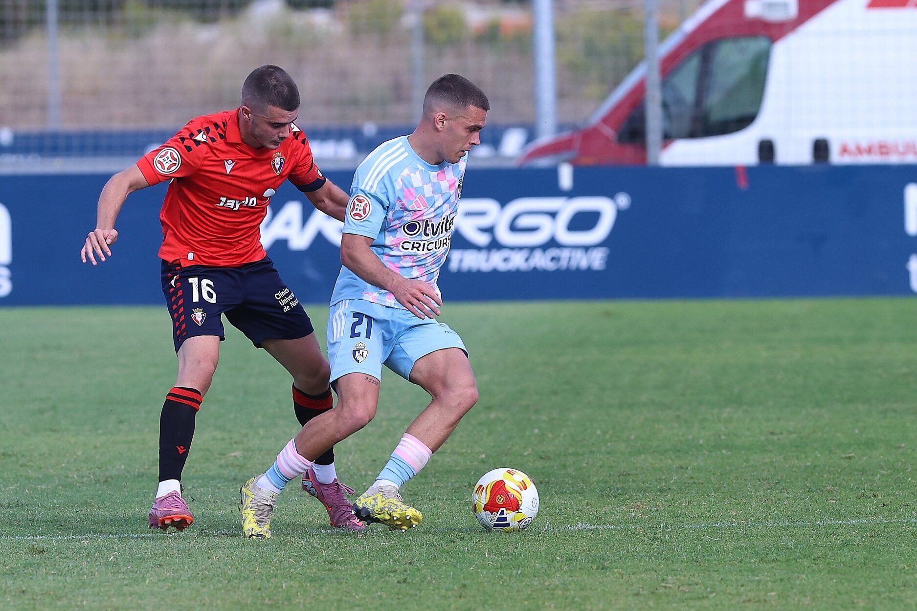 Fotos del partido entre Osasuna Promesas y Ponferradina