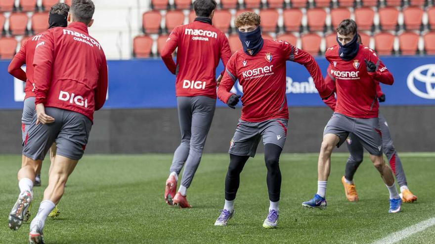 Vídeo del entrenamiento de Osasuna a puerta cerrada en El Sadar
