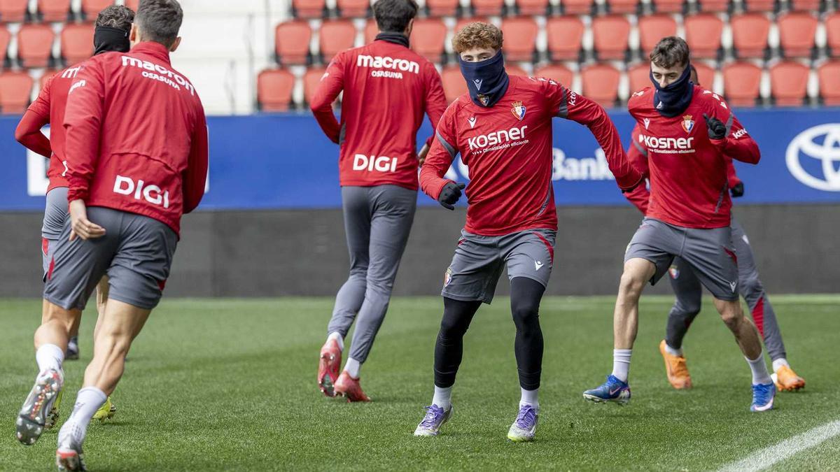 Osasuna prepara a puerta cerrada en El Sadar el partido ante el Rayo