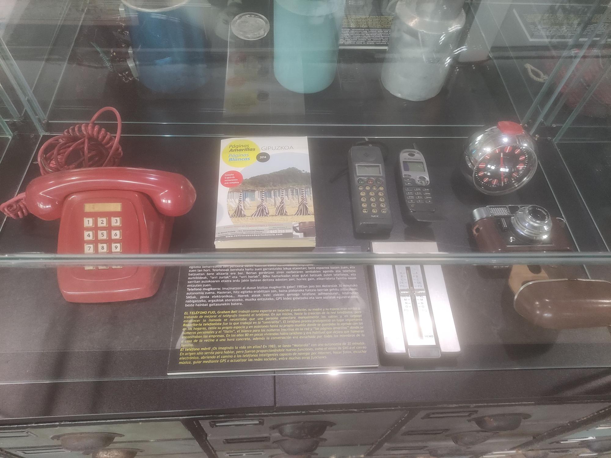 Exposición de objetos de hace unas décadas, en Legazpi