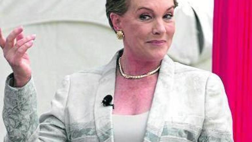 La cantante y actriz Julie Andrews vuelve a los escenarios.