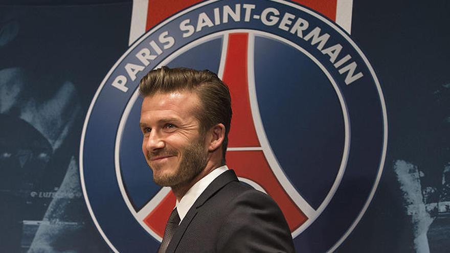 El futbolista británico David Beckham, durante una rueda de prensa en la que se anunció su fichaje con el Paris Saint Germain, en París, Francia.