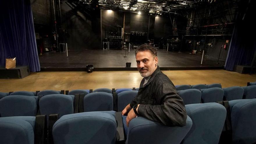 “Antzerkia eta arkeologia antzekoak dira, biek betetzen dituzte hutsuneak istorioak kontatzeko”