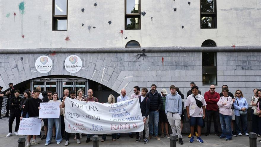 Concentración ante Educación por el alto número de suspensos en Matemáticas para acceder a FP Superior
