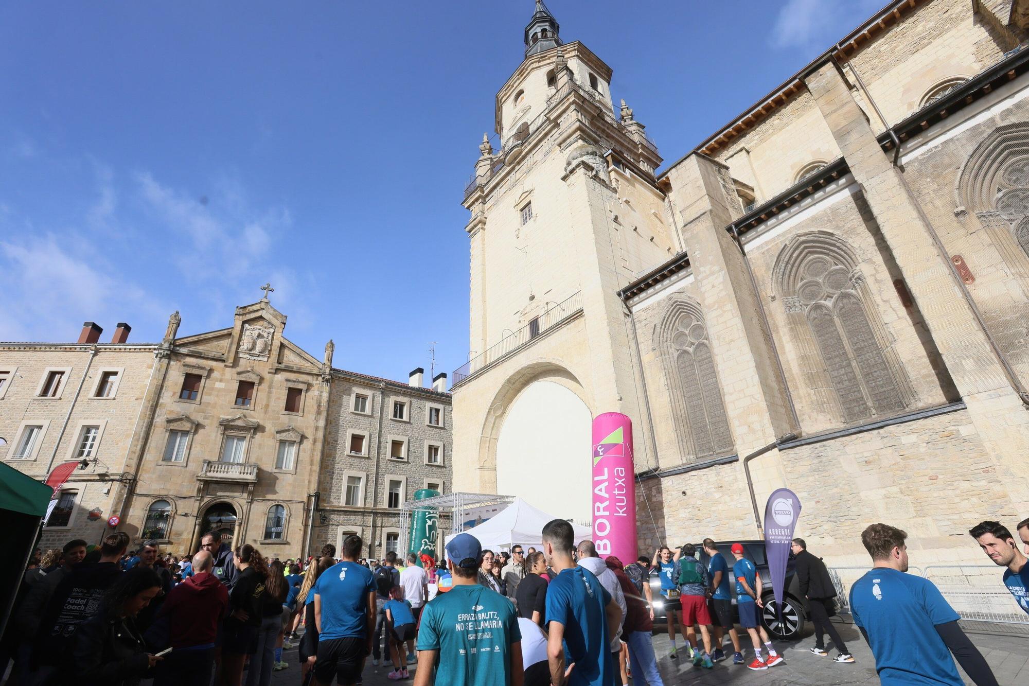 En imágenes: Buen tiempo y buen ambiente en la Conquista de la Almendra (¡Búscate en las fotos!)