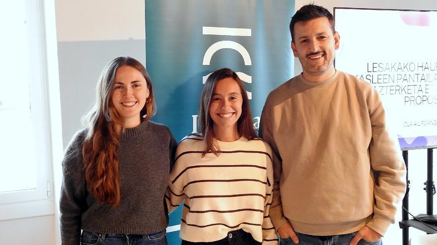 Lesaka beca dos trabajos de investigación sobre el municipio