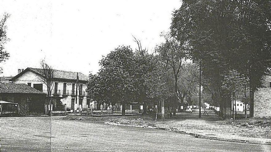 Foto: De Arazuri, J.J. &quot;Pamplona, calles y barrios&quot;.