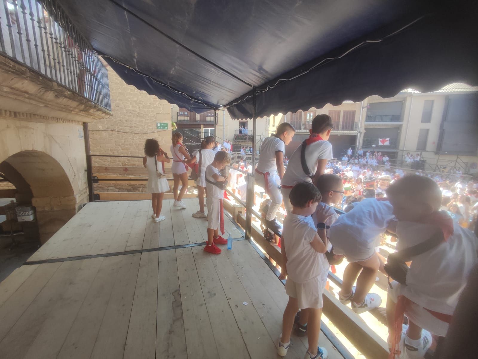 Fotos del cohete de fiestas de Arróniz 2025