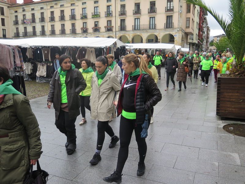 La marcha contra el cáncer de Urretxu y Zumarraga, en imágenes
