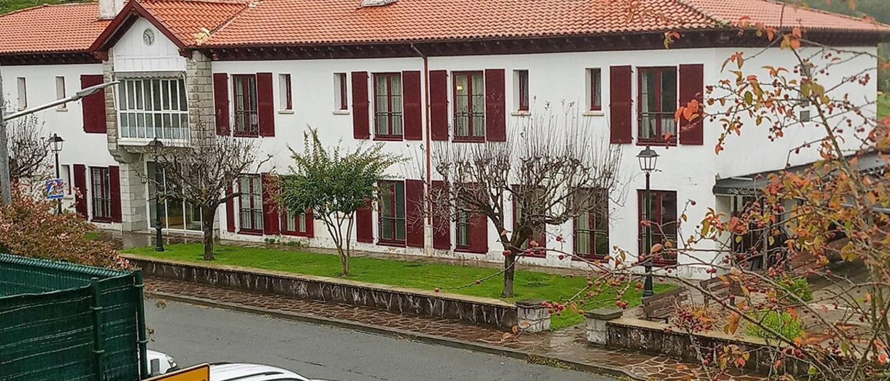 La residencia Andra Mari de Lesaka agradece una donación