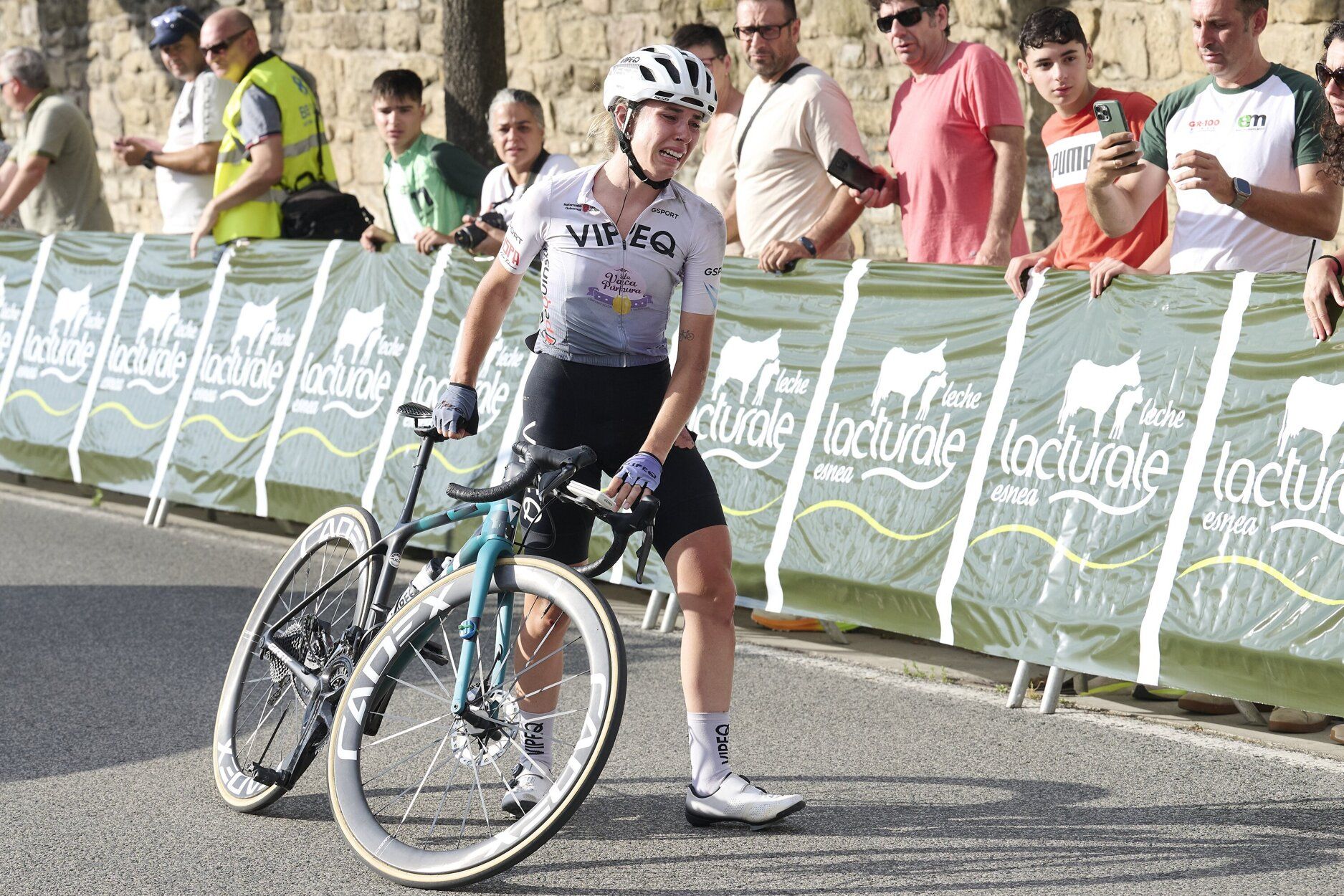 Irati Aranguren conquista la Vuelta Ciclista a Pamplona