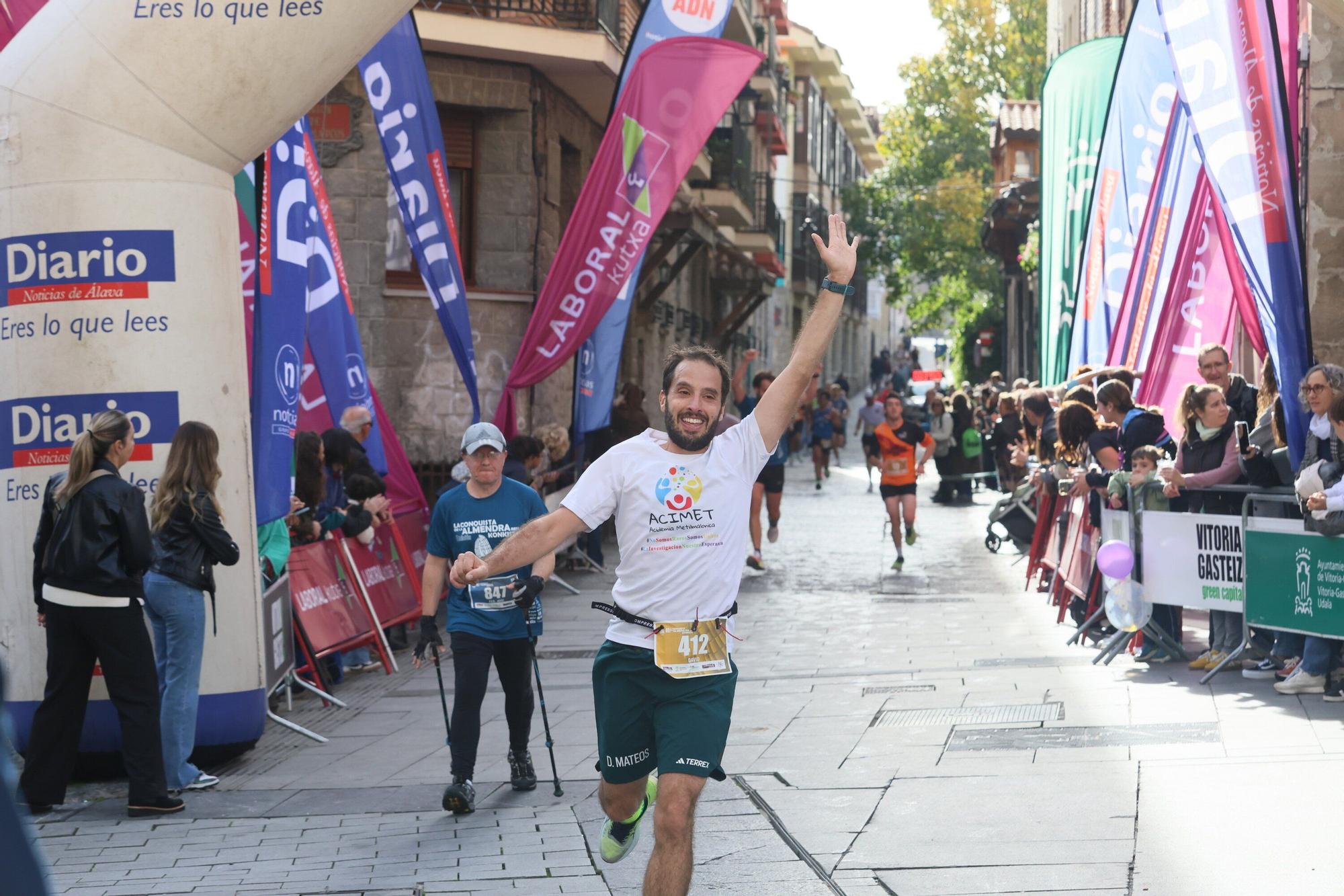 En imágenes: Miles de personas participan en La Conquista de la Almendra