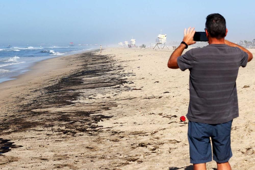 Vertido de crudo en las costas de California