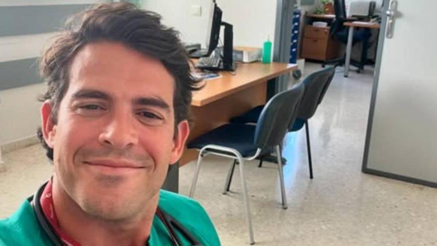 Aurelio Rojas, cardiólogo: &quot;Si el pulgar llega hasta el final de la mano tienes más riesgo de tener un aneurisma de aorta&quot;