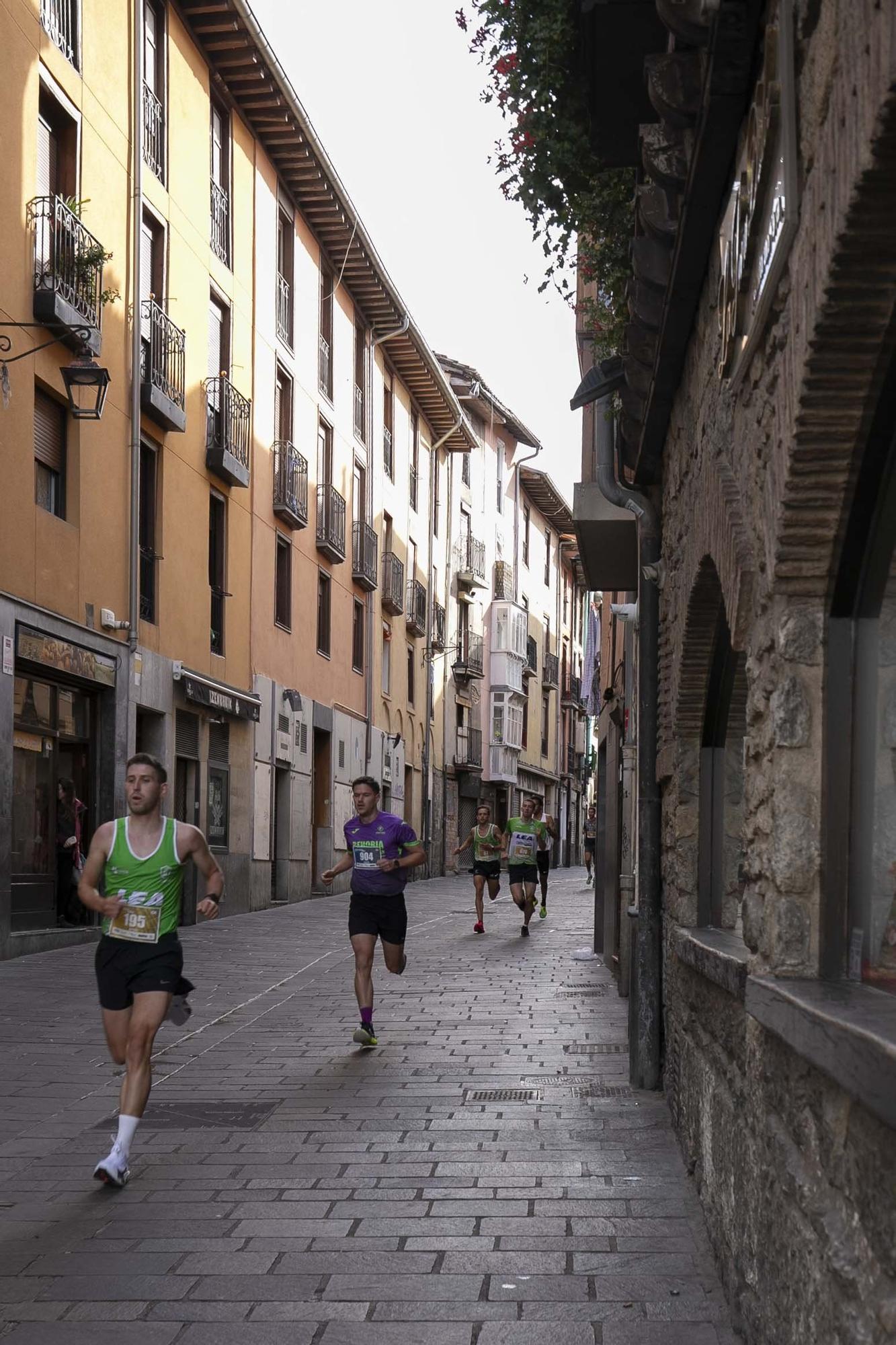 En imágenes: Miles de personas participan en La Conquista de la Almendra